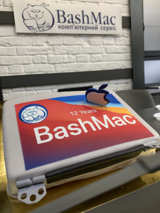 BashMac 12 років (торт єкран MacBook)
